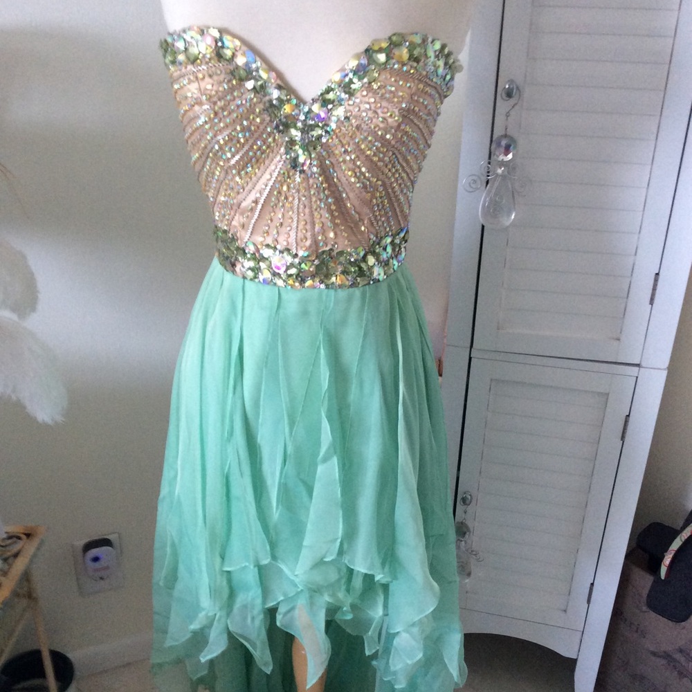 Sherri Hill dress was never worn